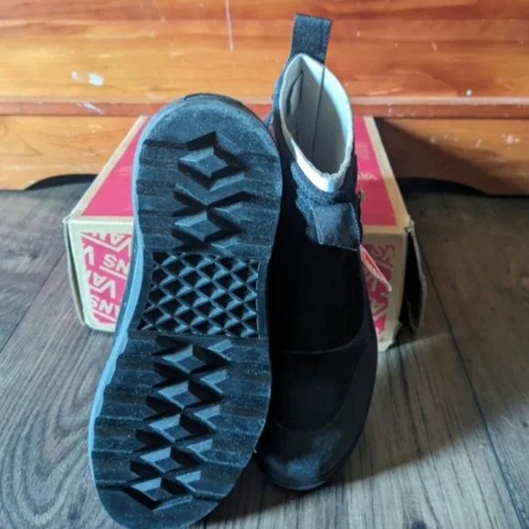 Vans Colfax Boot Women 5 Waterproof Black Checkered Side UltraCush 012026 - Picture 9 of 10